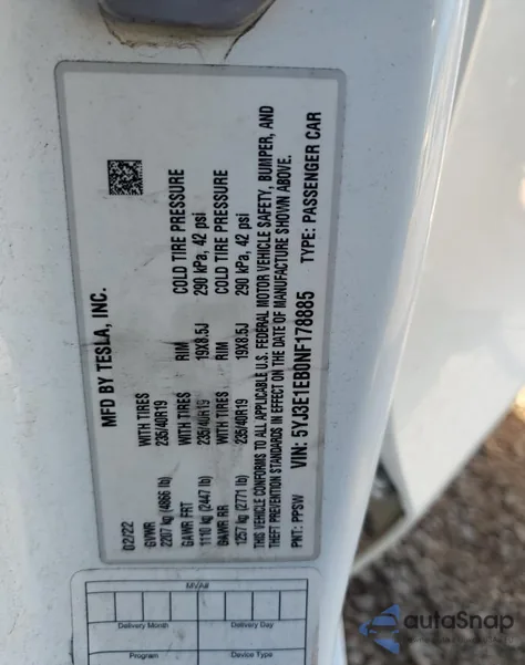 2022 Tesla Model 3 z USA, uszkodzony, nr VIN 5YJ3E1EB0NF178885